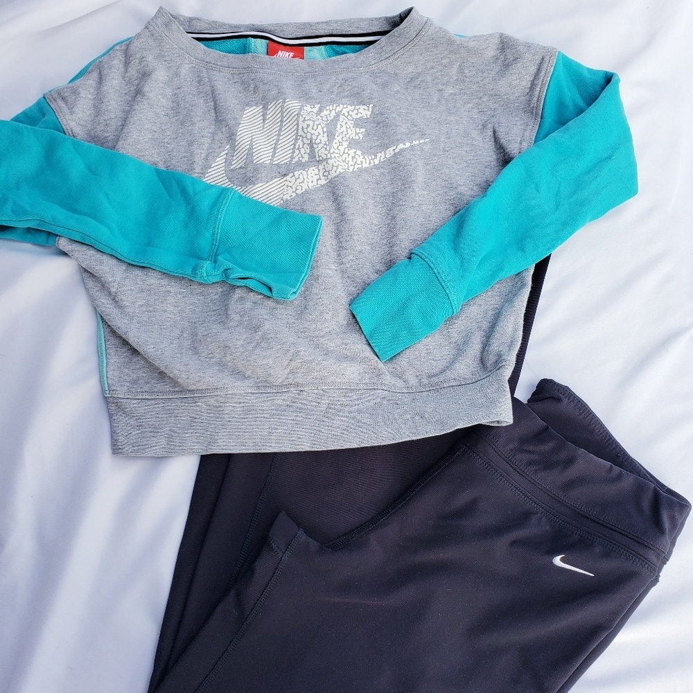 Nike Crop Top Pullover Sweatshirt and Black Pants
